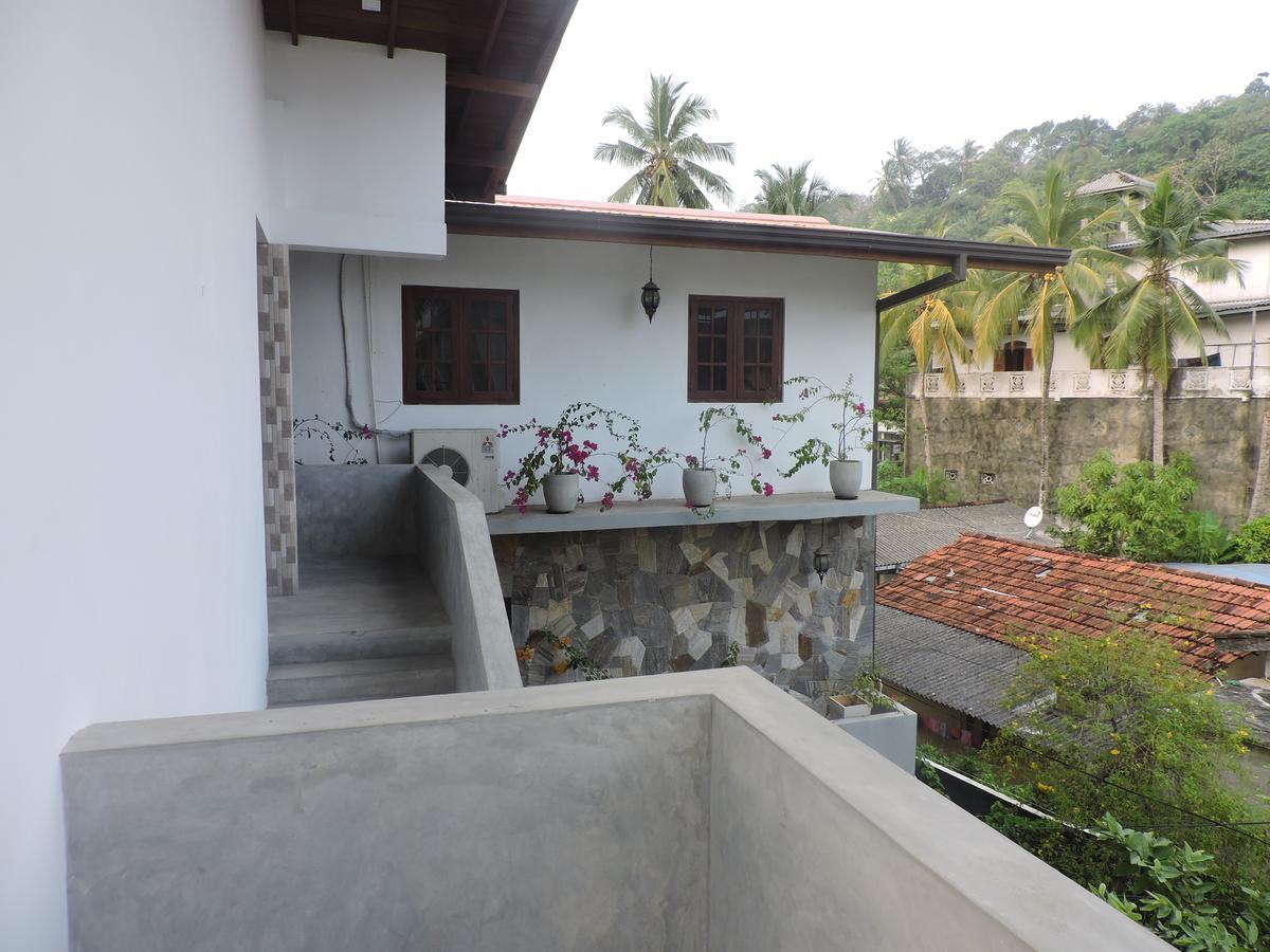 Asantha Guest House Unawatuna Ngoại thất bức ảnh